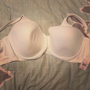 White padded t-shirt bra